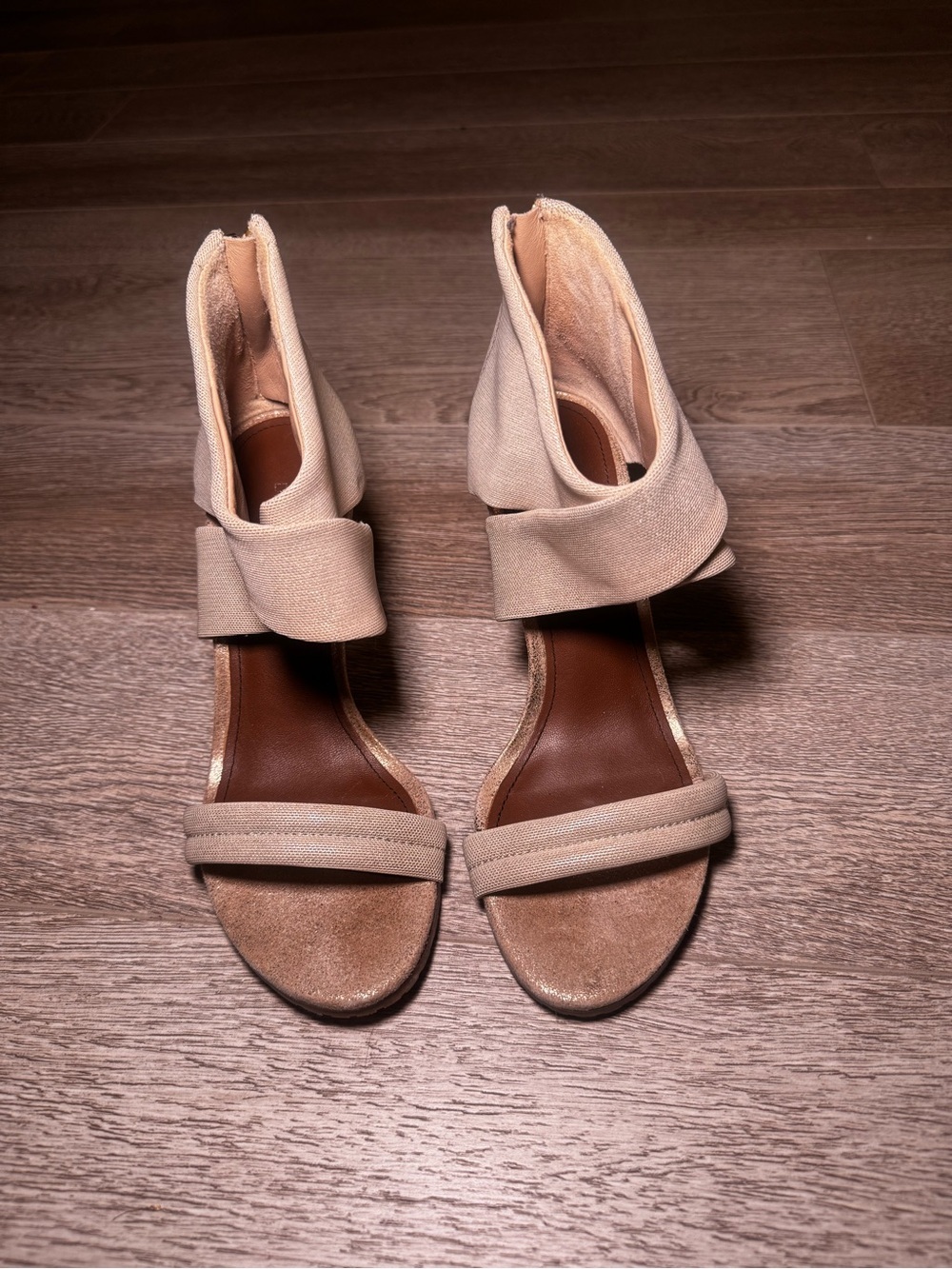 Donald Pilner Gold Iridescent Stiletto Sandals Size 5 1/2 - Picture 6 of 9